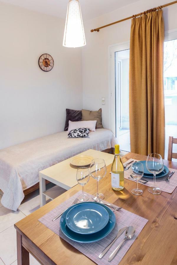 Omega Comfy Apartments Almyrida อัลมีรีดา ภายนอก รูปภาพ